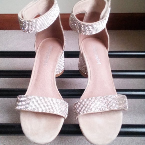 JEFFREY CAMPBELL Shoes - JEFFREY CAMPBELL Women Laura Sandals - NEW NWOB